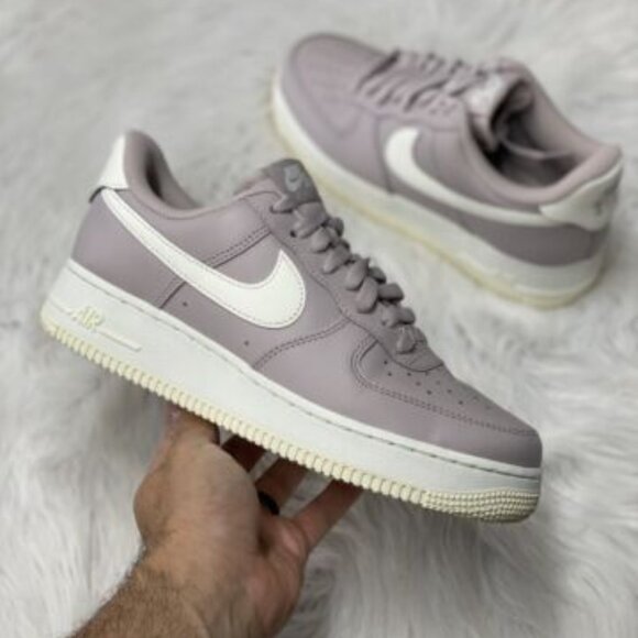 Nike Air Force 1 '07 Easy On Womens Sportswear Shoes Pink DX5883-001 VNDS Size 9 - Picture 1 of 7